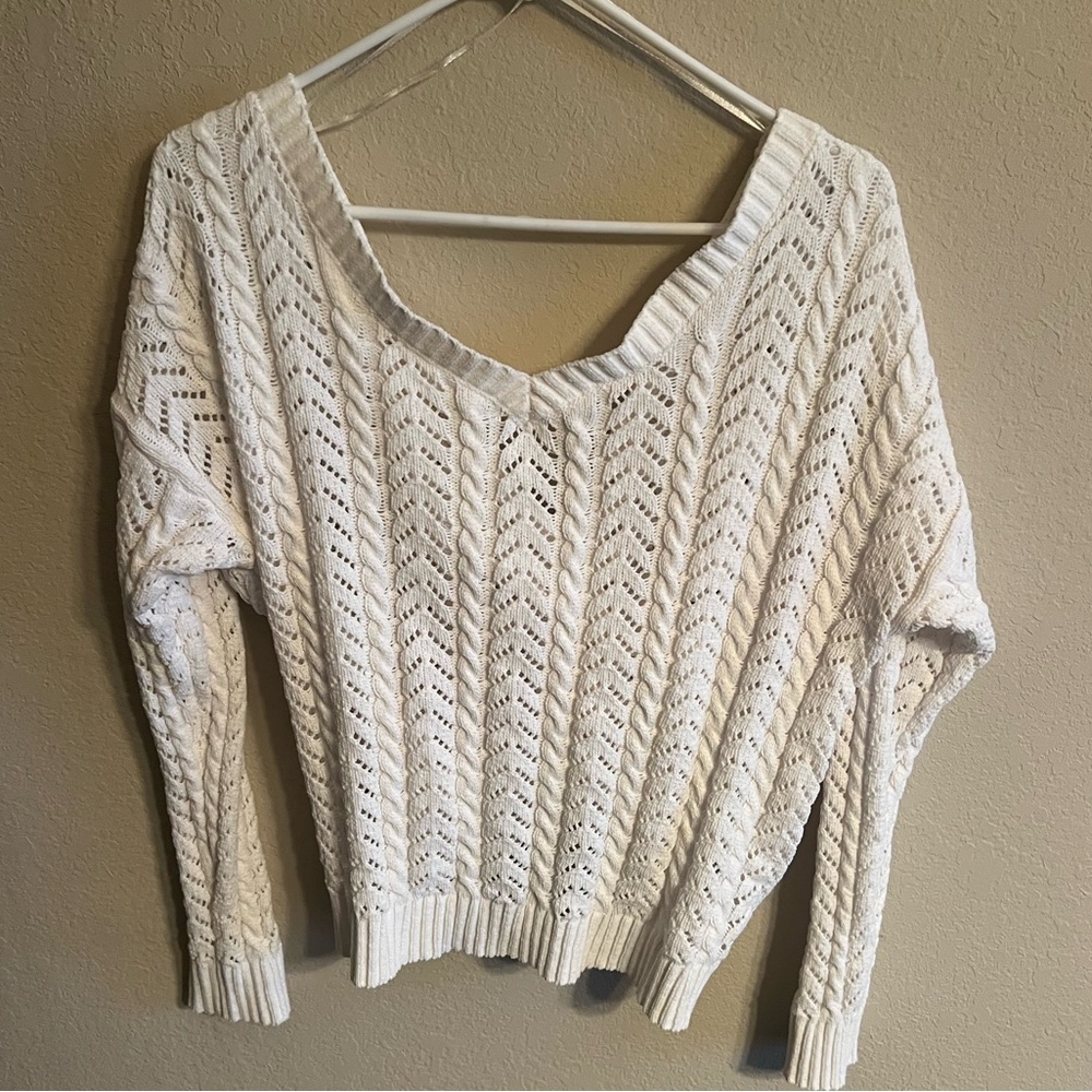 Jessica Simpson Cream V-Neck Cable Knit Sweater